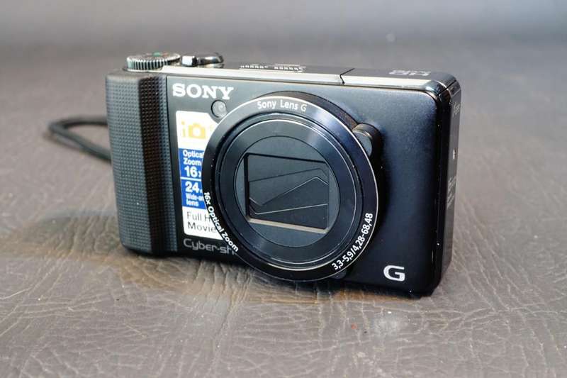 Sony Cyber-Shot DSC-HX9V 16.2MP 16x Optical Zoom Compact Digital Camera **Great Condition**