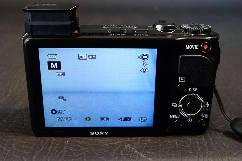 Sony Cyber-Shot DSC-HX9V 16.2MP 16x Optical Zoom Compact Digital Camera **Great Condition**