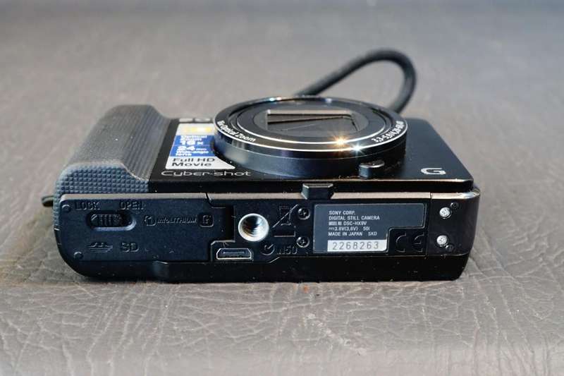 Sony Cyber-Shot DSC-HX9V 16.2MP 16x Optical Zoom Compact Digital Camera **Great Condition**