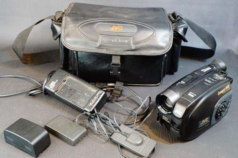 JVC GR-AX528E Video Movie Handycam Camcorder Camera VHS-C Tape Format **Great Condition**