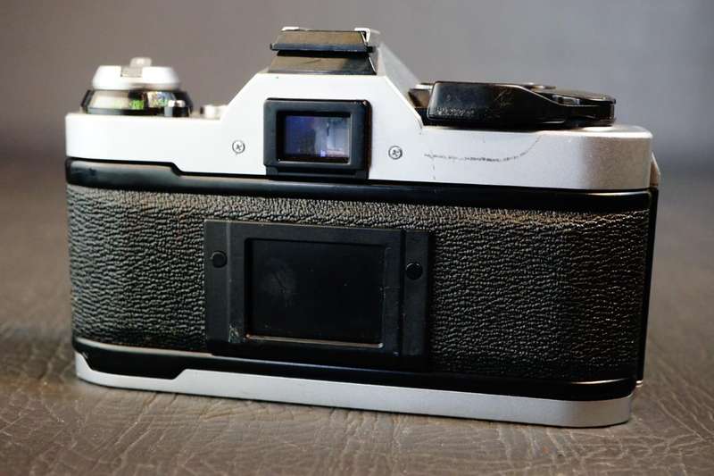 Canon AE-1 Program 35mm SLR Camera with Canon FD 50mm F1.8 Lens  **Great Condition**