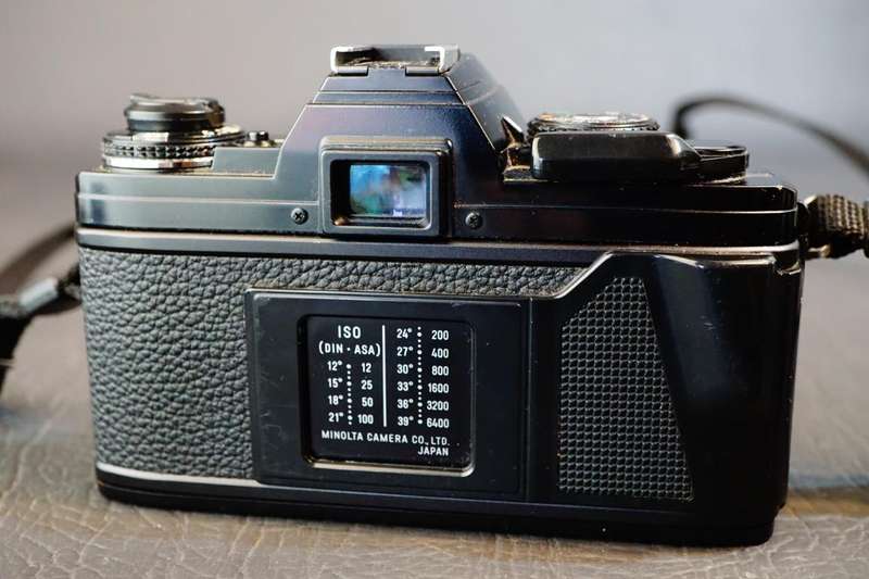 Minolta X700 35mm SLR Camera with MD Rokkor 45mm F2 Pancake Lens  **Great Condition**