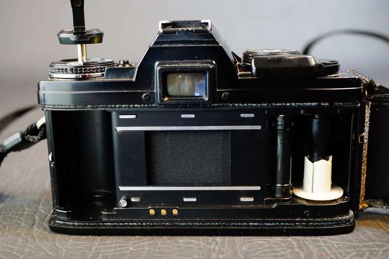 Minolta X700 35mm SLR Camera with MD Rokkor 45mm F2 Pancake Lens  **Great Condition**
