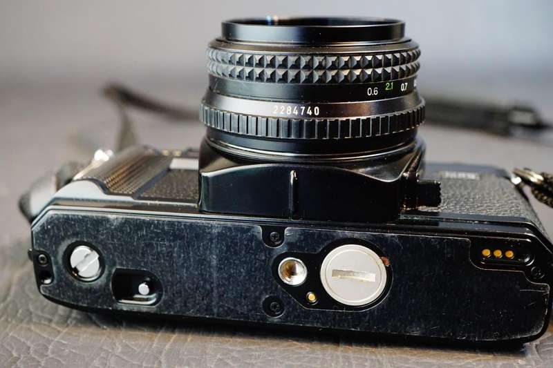 Minolta X700 35mm SLR Camera with MD Rokkor 45mm F2 Pancake Lens  **Great Condition**