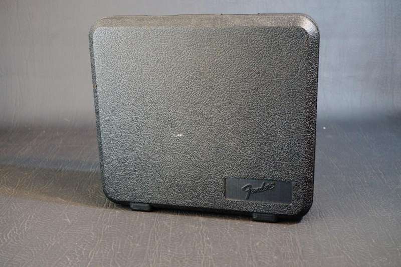 Fender WTX-1 Wireless Headset Microphone and Passport Wireless Docking System Receiver **Excellent**