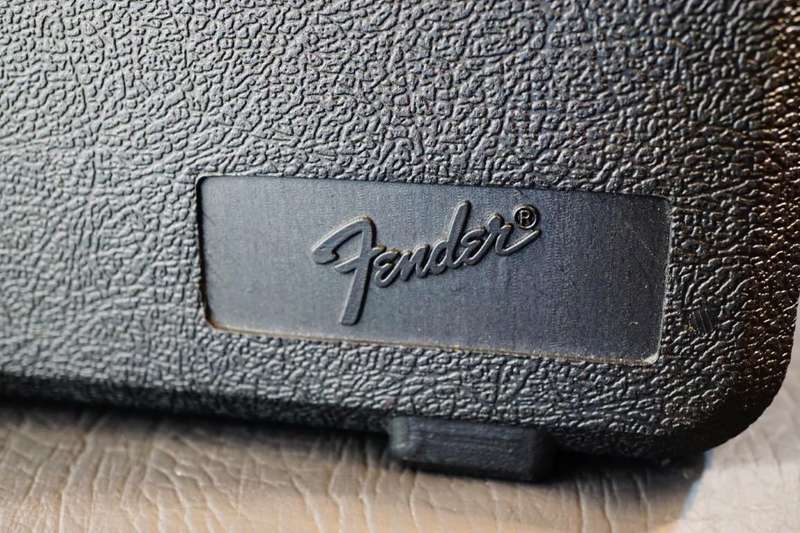 Fender WTX-1 Wireless Headset Microphone and Passport Wireless Docking System Receiver **Excellent**