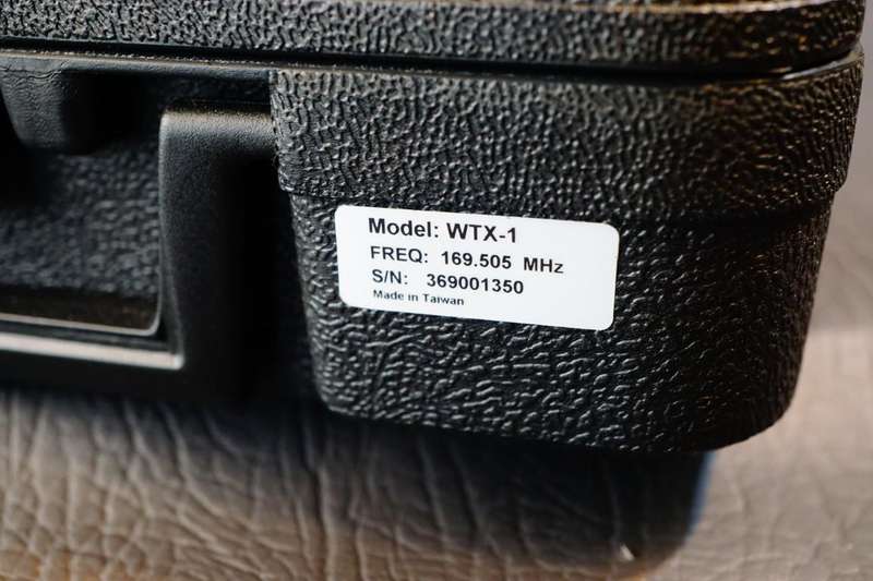 Fender WTX-1 Wireless Headset Microphone and Passport Wireless Docking System Receiver **Excellent**