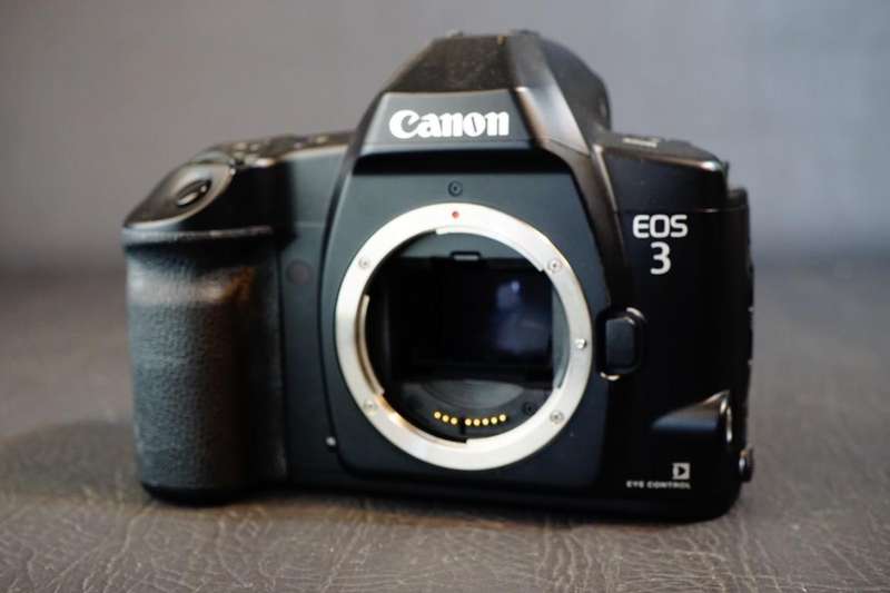 Canon EOS 3 35mm SLR Film Camera Body with Eye Focus Control **Fungus in Viewfinder**