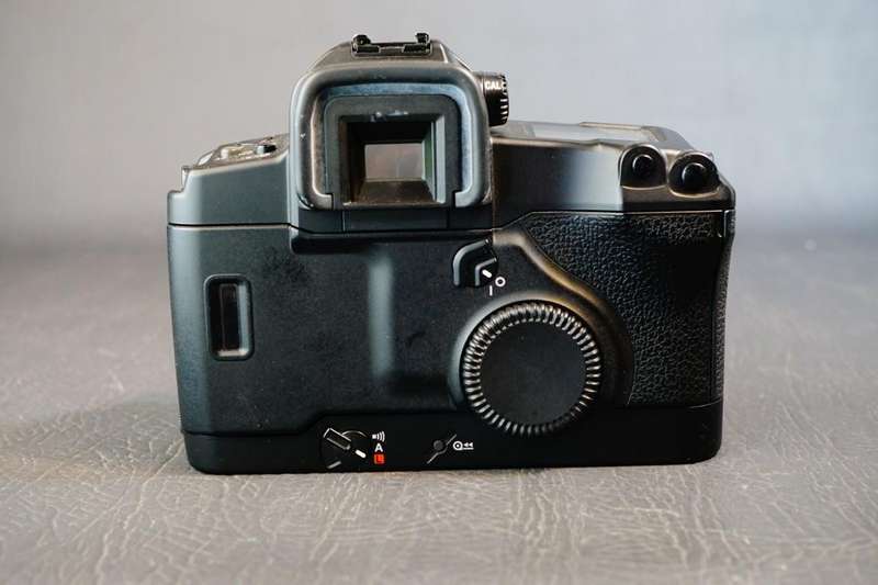 Canon EOS 3 35mm SLR Film Camera Body with Eye Focus Control **Fungus in Viewfinder**