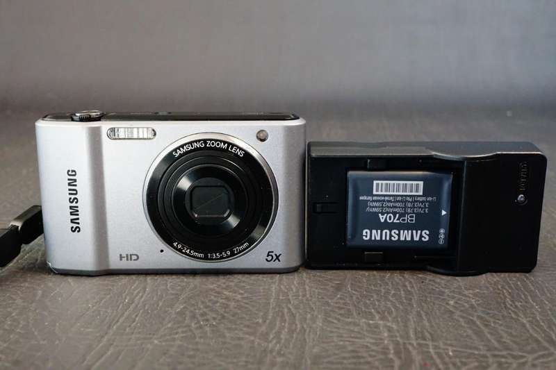 Samsung ES90 14.2MP Digital Camera 5X Optical Zoom HD Smart Auto **Great Condition**