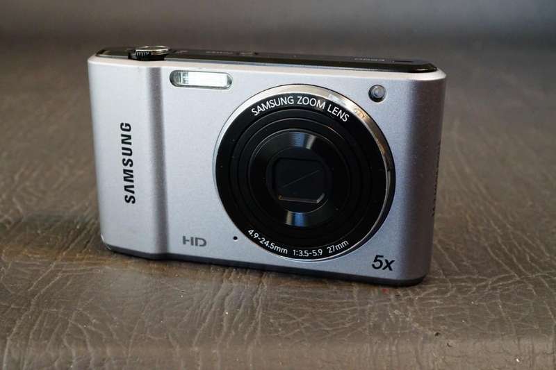 Samsung ES90 14.2MP Digital Camera 5X Optical Zoom HD Smart Auto **Great Condition**