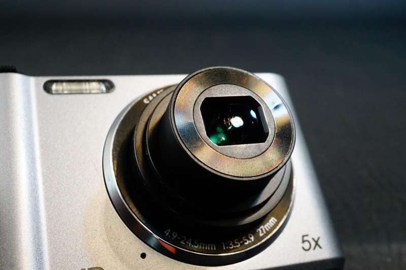 Samsung ES90 14.2MP Digital Camera 5X Optical Zoom HD Smart Auto **Great Condition**