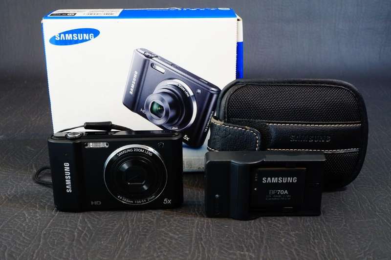 Samsung ES90 14.2MP Digital Camera Black 5X Optical Zoom HD Smart Auto **Great Condition**