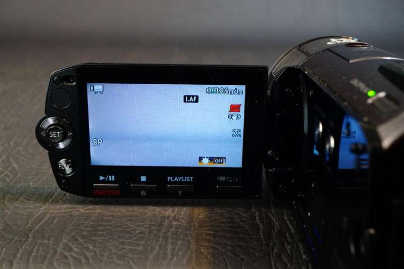 Canon VIXIA HF S100 Flash Memory HD Camcorder Camera with 10x Optical HD Lens **Great Condition*