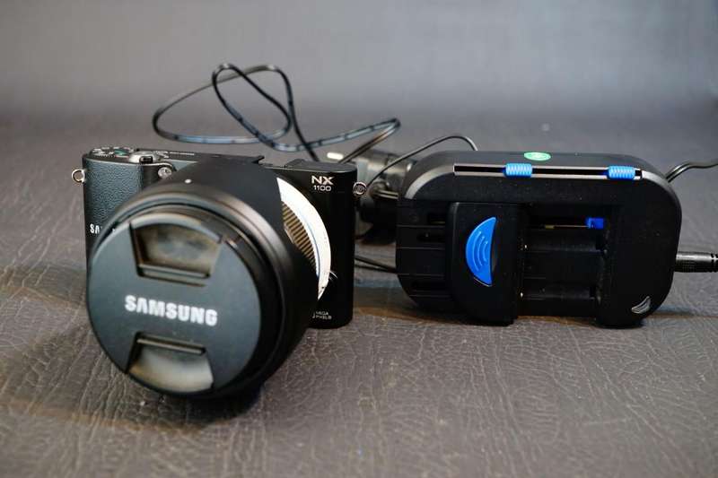 Samsung NX NX1100 20.3MP Mirrorless Digital Camera with 18-55mm OIS Lens  **Great Condition**