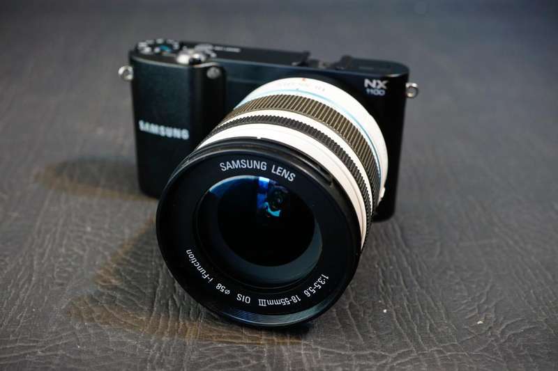 Samsung NX NX1100 20.3MP Mirrorless Digital Camera with 18-55mm OIS Lens  **Great Condition**