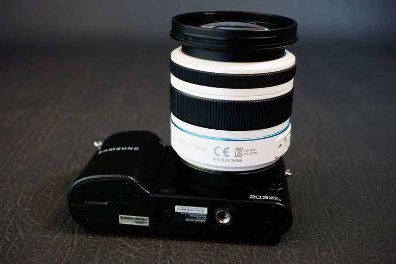 Samsung NX NX1100 20.3MP Mirrorless Digital Camera with 18-55mm OIS Lens  **Great Condition**