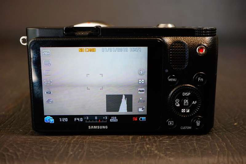 Samsung NX NX1100 20.3MP Mirrorless Digital Camera with 18-55mm OIS Lens  **Great Condition**
