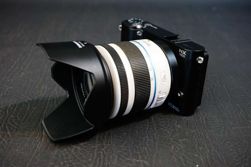 Samsung NX NX1100 20.3MP Mirrorless Digital Camera with 18-55mm OIS Lens  **Great Condition**