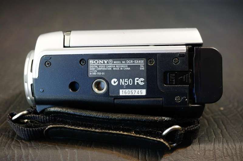 Sony Handycam DCR-SX40 Camcorder Digital Video Camera Recorder **Good Condition**