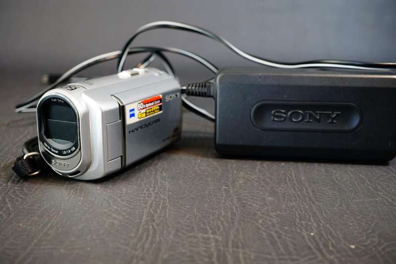 Sony Handycam DCR-SX40 Camcorder Digital Video Camera Recorder **Good Condition**