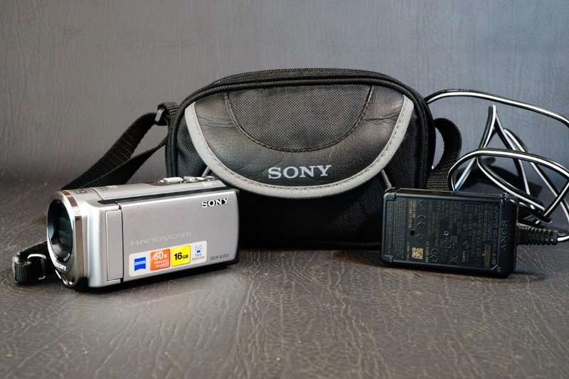 Sony Handycam DCR-SX63 Digital Video Camcorder HDD 16 GB **Great Condition**