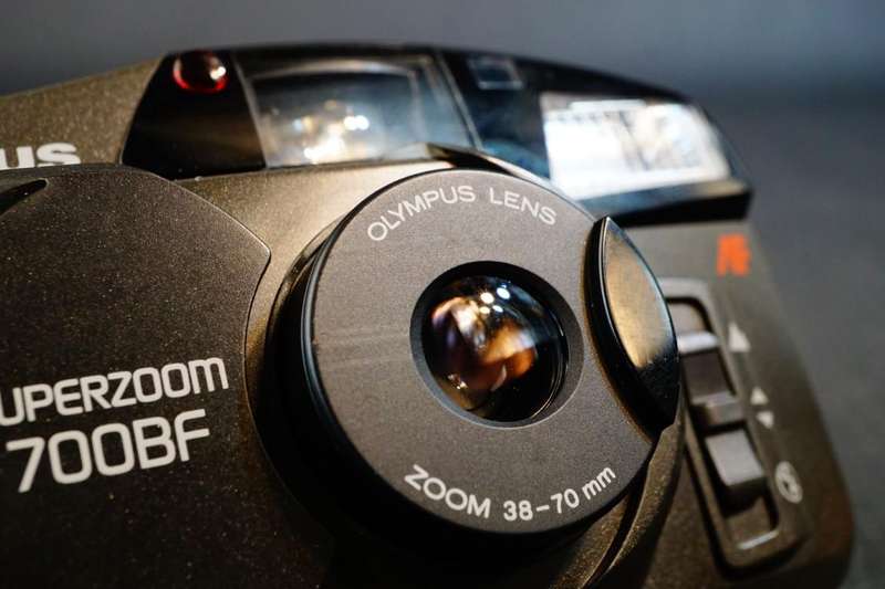 Olympus SuperZoom 700BF 35mm Film Point & Shoot Zoom 38-70mm Zoom Lens **Good Condition**