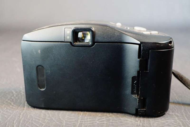 Olympus SuperZoom 700BF 35mm Film Point & Shoot Zoom 38-70mm Zoom Lens **Good Condition**