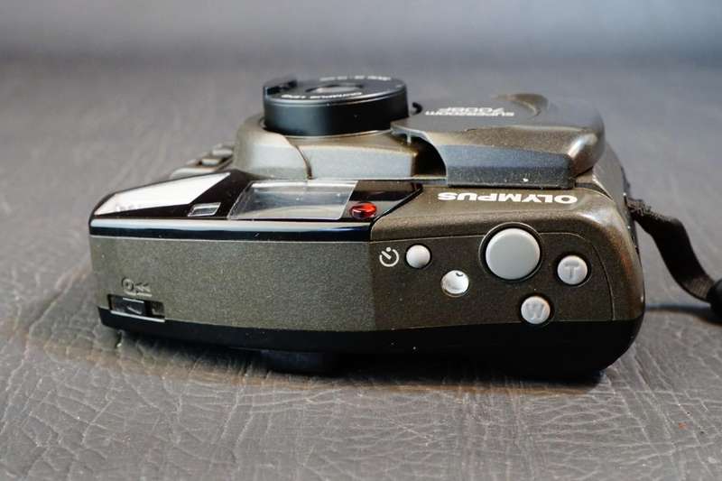 Olympus SuperZoom 700BF 35mm Film Point & Shoot Zoom 38-70mm Zoom Lens **Good Condition**