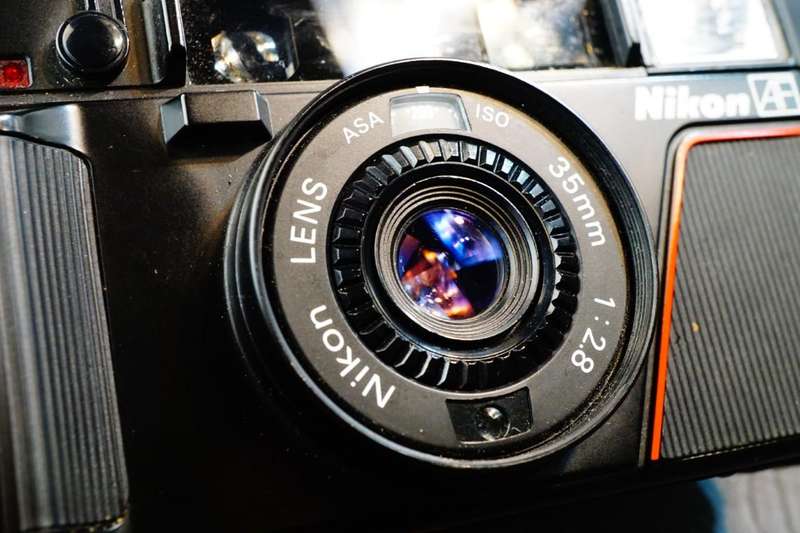 Nikon L35AF Pikaichi ISO1000 35mm Film Point & Shoot Camera with 35mm F2.8 Lens **Good Condition**