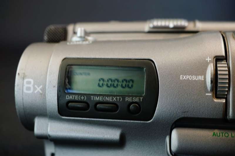 Sony CCD-TR1E CCDTR1E Hi8 Tape Digital Video Camera HANDYCAM Camcorder **Great Condition**