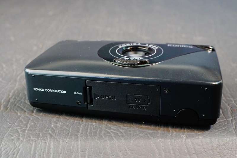 **Rare** Konica U-Mini BF 35mm Point and Shoot Film Camera with it's Clear Case **Great Condition**