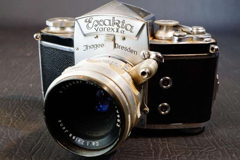Ihagee Exakta Varex VX IIA 35mm SLR Camera with Zeiss Tessar 50mm F2.8 Lens  **Good Condition**