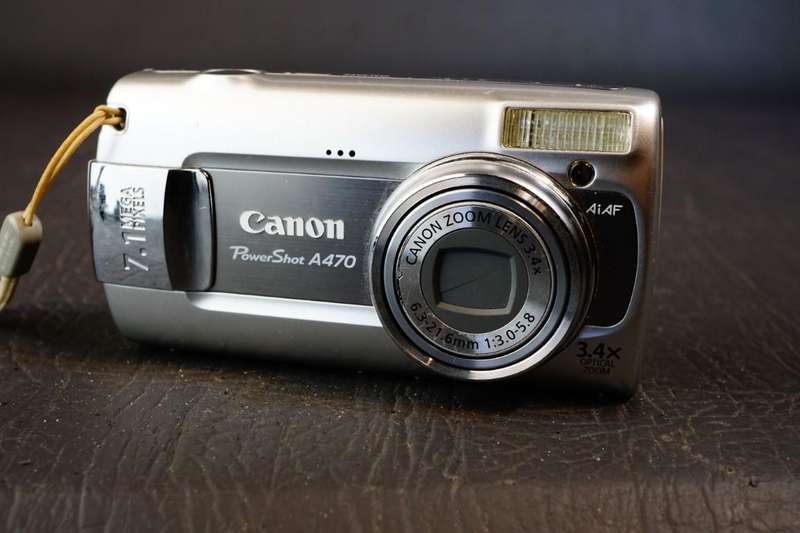 Canon PowerShot A470 7.1 MP Digital Camera with 3.4x Zoom Lens uses AA Batteries  **Good Condition**