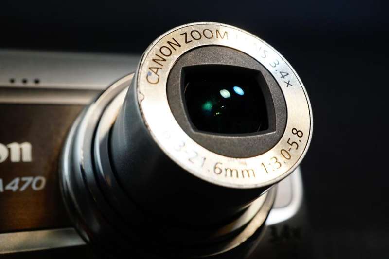 Canon PowerShot A470 7.1 MP Digital Camera with 3.4x Zoom Lens uses AA Batteries  **Good Condition**