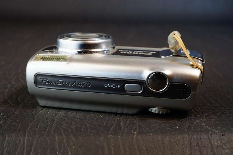 Canon PowerShot A470 7.1 MP Digital Camera with 3.4x Zoom Lens uses AA Batteries  **Good Condition**