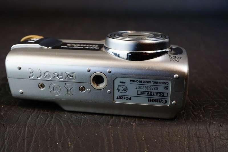 Canon PowerShot A470 7.1 MP Digital Camera with 3.4x Zoom Lens uses AA Batteries  **Good Condition**