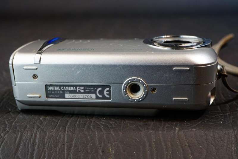 Sansui DSC-3103 3.1MP Digital Point and Shoot Camera uses AA Batteries  **Good Condition**