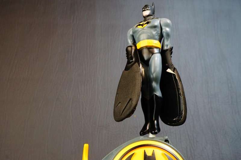 DC Comics Flying Heroes Batman Grip It Rip It Action Figure And Launcher 2016 **Great Condition**