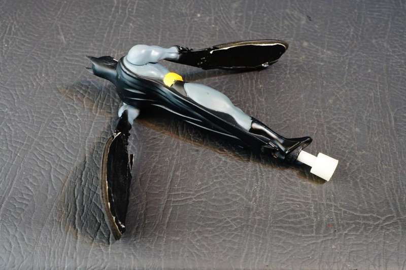 DC Comics Flying Heroes Batman Grip It Rip It Action Figure And Launcher 2016 **Great Condition**