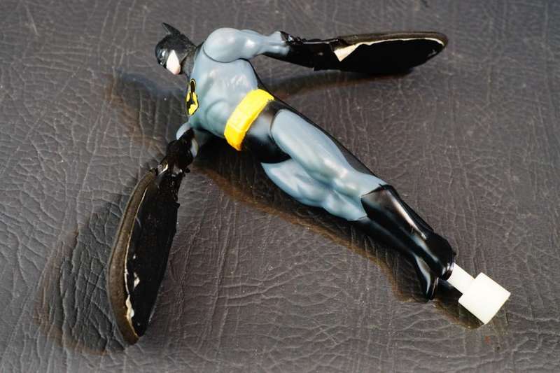 DC Comics Flying Heroes Batman Grip It Rip It Action Figure And Launcher 2016 **Great Condition**