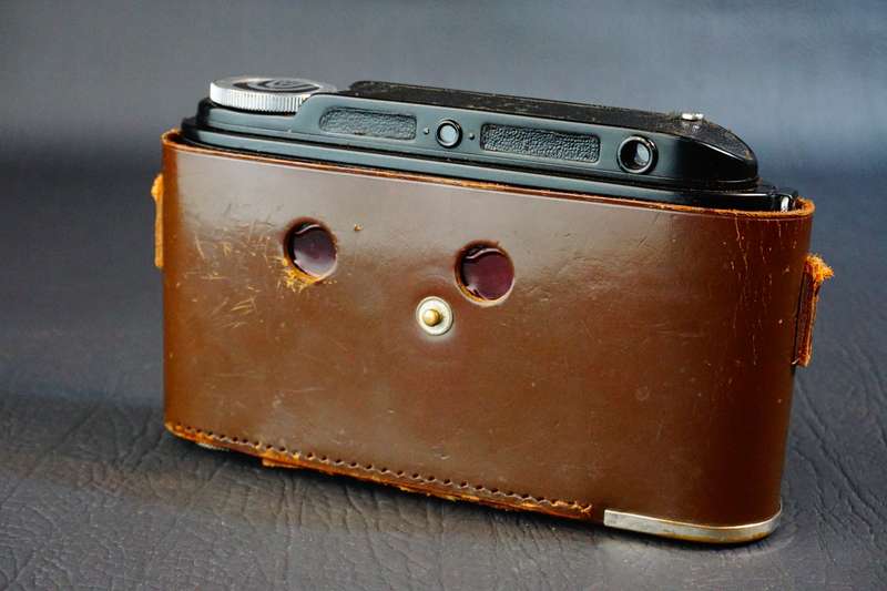 Voigtlander Bessa RF 6x9 Folding Camera with Heliar 105mm F3.5 Lens **Good Condition**