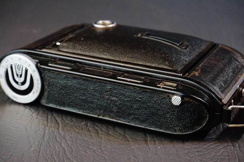Voigtlander Bessa RF 6x9 Folding Camera with Heliar 105mm F3.5 Lens **Good Condition**
