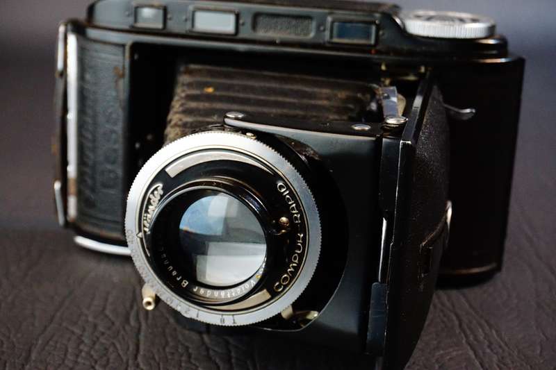 Voigtlander Bessa RF 6x9 Folding Camera with Heliar 105mm F3.5 Lens **Good Condition**