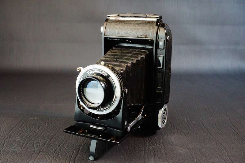 Voigtlander Bessa RF 6x9 Folding Camera with Heliar 105mm F3.5 Lens **Good Condition**