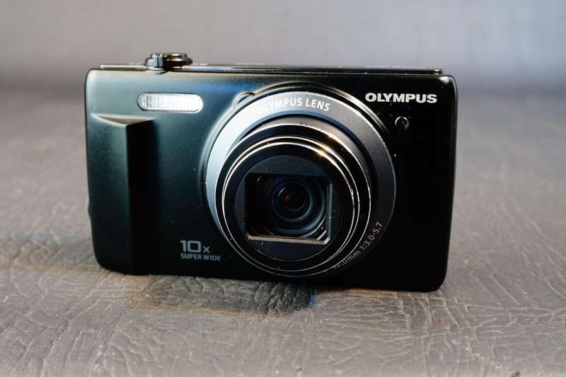 Olympus VR-340 16 MP 10x Super Wide Zoom Compact Digital Camera with Original Box **Great Condition*