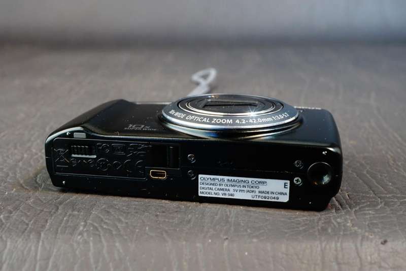 Olympus VR-340 16 MP 10x Super Wide Zoom Compact Digital Camera with Original Box **Great Condition*