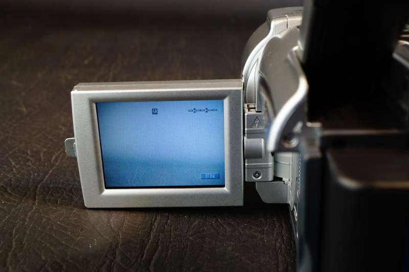 Sony MiniDV TRV60E Digital Handycam 2.11 Mega Pixels Mini Dv  Camcorder **Great Condition**