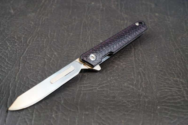 Carbon Fiber Folding Scalpel Knife with Liner Lock uses #60 Blades **5 Blades Included**