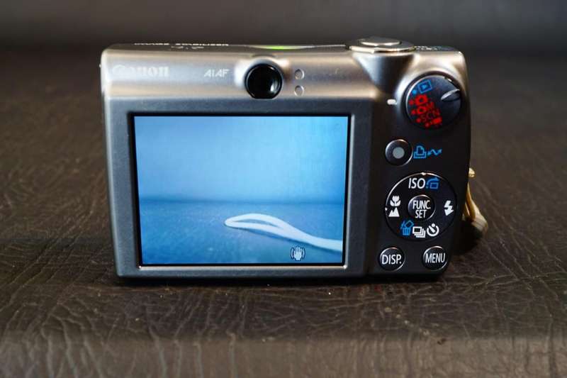 Canon PowerShot ELPH SD800 IS / Digital IXUS 850 IS 7.1mp Compact Digital Camera **Great Condition**